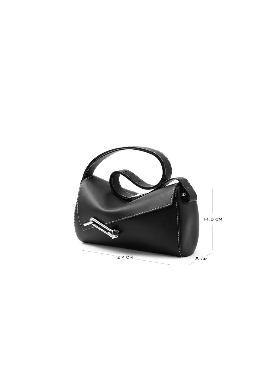 Black handbag with measurements on a white background